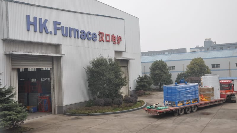 熱套熱裝臺(tái)車(chē)爐廠家